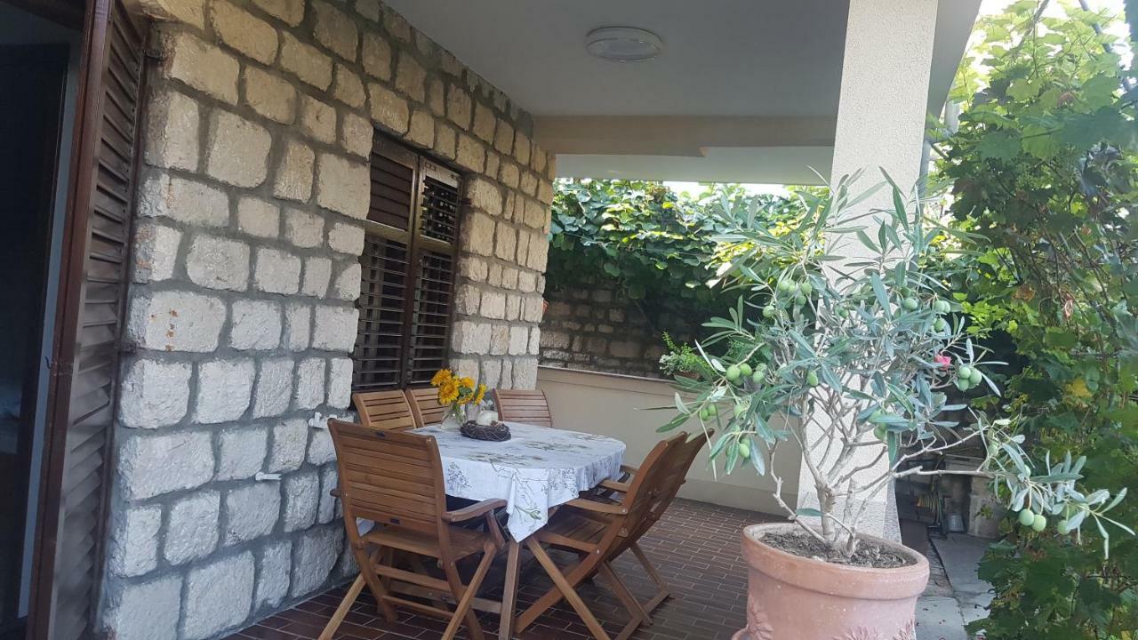 Apartment Lavanda Garden Раб Экстерьер фото